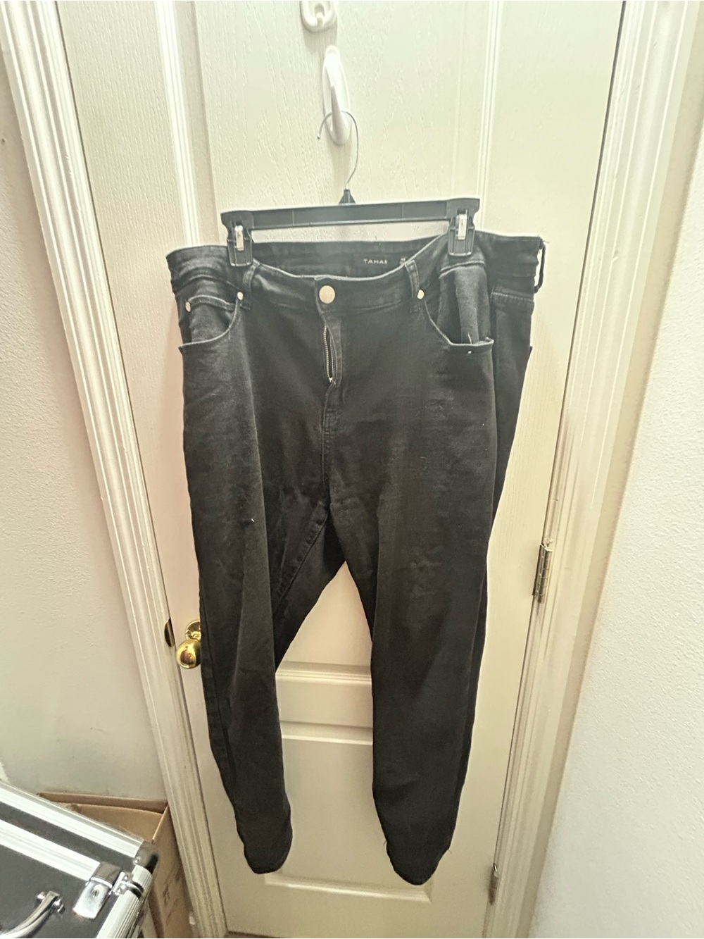 Plus Sized 20W Tahari Women’s Black Skinny Jeans